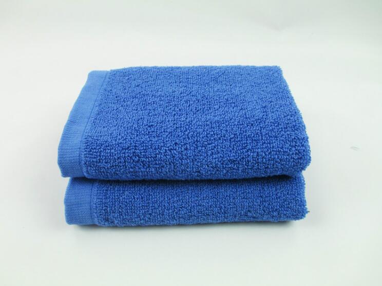 白毛巾蓝色毛巾